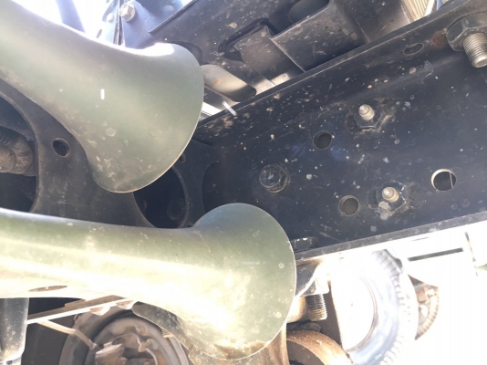 รถอีซูซุ 6 ล้อดั้ม FRR 210 แรงม้า  ปี 56.  ( รถวิ่ง 8x,xxx กม. )     สนใจติดต่อ  081 - 6079515