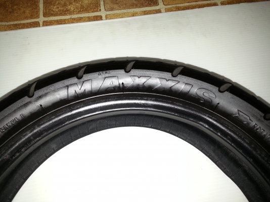 ขายยาง MAXXIS ติดรถใหม่ GRAND FILANO สภาพดี 2 เส้น ปี 15 ขายยาง MAXXIS ติดรถใหม่ GRAND FILANO สภาพดี 2 เส้น ปี 15