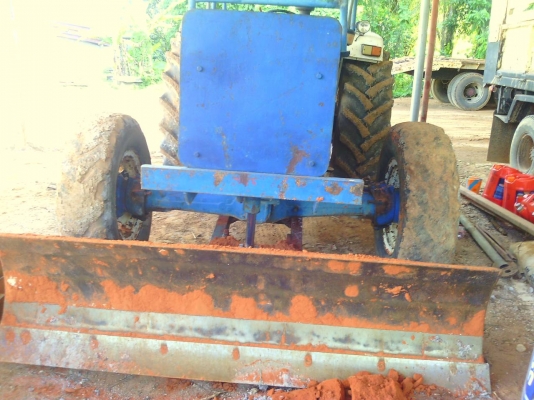 ขายรถไถ FORD 6610 2 เพลา ดุมเรียบ ใบมีดดันหน้า ไม่มีเอกสาร ราคา 470000