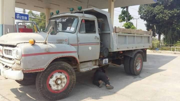 รถหัวยาว ดั้ม isuzu เครื่อง6BB 145 พวงมาลัยเพาเวอร์สโลกลางอินเตอร์ ช่วงล่างร็อค ภาษีไม่ขาด เล่มทะเบียนชุดโอนครบ