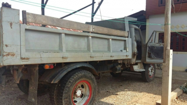 รถหัวยาว ดั้ม isuzu เครื่อง6BB 145 พวงมาลัยเพาเวอร์สโลกลางอินเตอร์ ช่วงล่างร็อค ภาษีไม่ขาด เล่มทะเบียนชุดโอนครบ