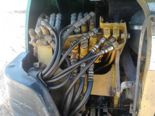 ขายรถแบคโฮ KOMATSU PC40-7 เอกสารอินวอย ราคา 400000