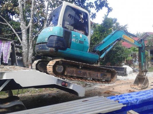 ขายรถแบคโฮ KOMATSU PC40-7 เอกสารอินวอย ราคา 400000