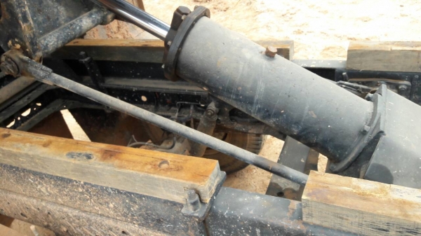 ขายรถบรรทุก 6 ล้อดัมพ์  ISUZU NKR 88 แรงม้าใส่เครื่อง 100 แรงม้าลงเล่ม ราคา 320000