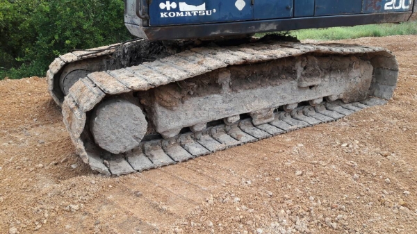 ขายรถแบคโฮ KOMATSU PC200-5 บูมอาร์มยาว กับ ชุดบูมอาร์มปกติให้ 2 ชุด ราคา 1000000