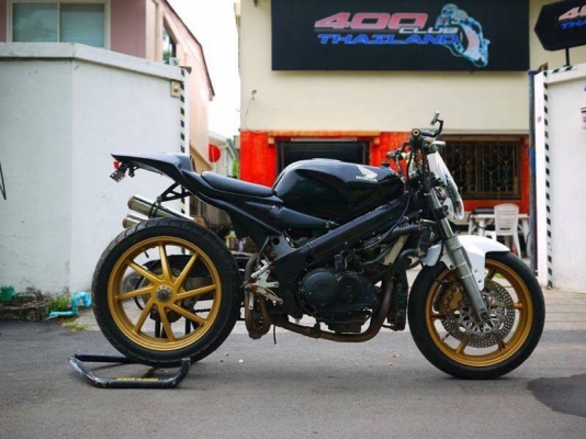 ขาย Honda VFR Nc30 พร้อมทะเบียนแท้ แต่งสตั้น เครื่องดีมากเดินเบาสนิท