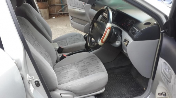 TOYOTA COROLLA, ALTIS 1.6 E  เครื่องเดิม สีเดิม ติดแก๊ชLPGหัวฉีดอย่างดี เรียบร้อย สีสวยบางเดิมทั้งคัน ภายในสวยเรียบร้อย ขายถูกๆๆ