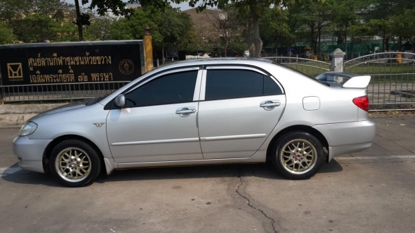 TOYOTA COROLLA, ALTIS 1.6 E  เครื่องเดิม สีเดิม ติดแก๊ชLPGหัวฉีดอย่างดี เรียบร้อย สีสวยบางเดิมทั้งคัน ภายในสวยเรียบร้อย ขายถูกๆๆ