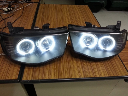 ไฟหน้าไทรทัน 2006