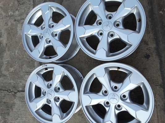 ล้อ mitsubishi ขอบ 15 ชุดล่ะ 5500