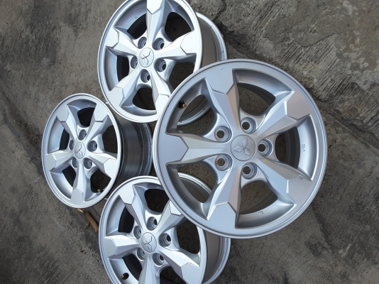 ล้อ mitsubishi ขอบ 15 ชุดล่ะ 5500