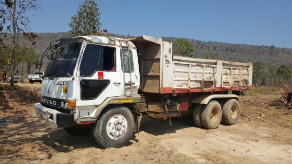 ขาย 10 ล้อดั้ม ไอ้หลง FN527M-A เครื่อง 6D16 195 แรงม้า เกียร์ 6 สปีด คัสซีสวยตลอดเส้น กระบะไม่ค่อยสวย ทะเบียนพร้อมโอนครับ