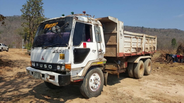 ขาย 10 ล้อดั้ม ไอ้หลง FN527M-A เครื่อง 6D16 195 แรงม้า เกียร์ 6 สปีด คัสซีสวยตลอดเส้น กระบะไม่ค่อยสวย ทะเบียนพร้อมโอนครับ ขาย 10 ล้อดั้ม ไอ้หลง FN527M-A เครื่อง 6D16 195 แรงม้า เกียร์ 6 สปีด คัสซีสวยตลอดเส้น กระบะไม่ค่อยสวย ทะเบียนพร้อมโอนครับ