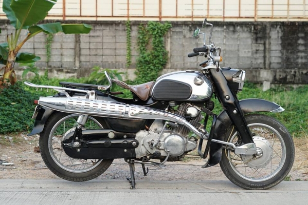 วุฒิ นนบุรี ขาย ฮอนด้า C72 บินลี่แฮนยก รถสวยเดิมเครื่องดีมากๆคับ