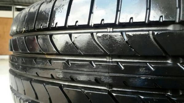ยาง bridgestone 205 55 16 ปี 13 ชุดล่ะ 4500