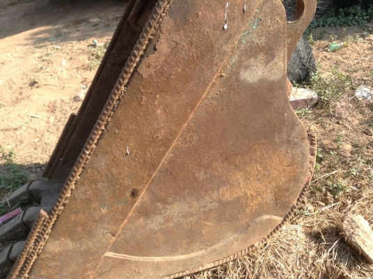 ขายบุ้งกี๋รถแมคโคร