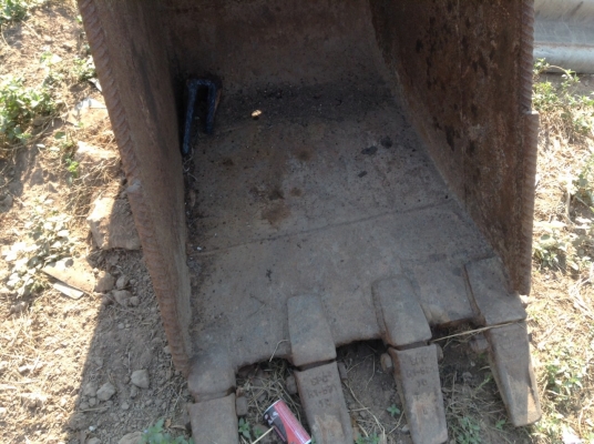 ขายบุ้งกี๋รถแมคโคร