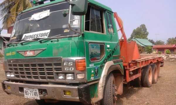 ด่วนๆลดสุดขายถูก รถบรรทุกรถแบดโฮ บรรทุก CAT 320 อยู่ทะเบียนไม่ขาดชุดโอนพร้อมหางเหล็ก H บีม