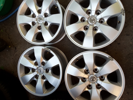 ล้อ toyota ขอบ 16  ชุดล่ะ 5500