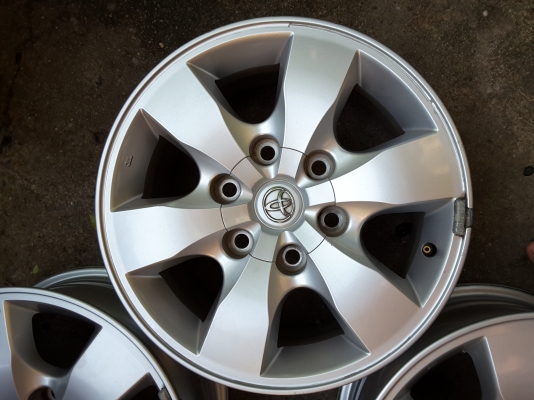 ล้อ toyota ขอบ 16  ชุดล่ะ 5500