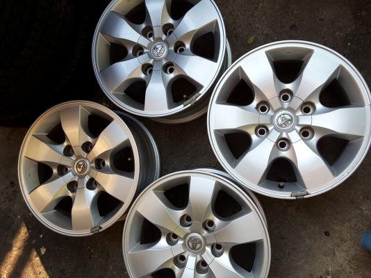 ล้อ toyota ขอบ 16  ชุดล่ะ 5500
