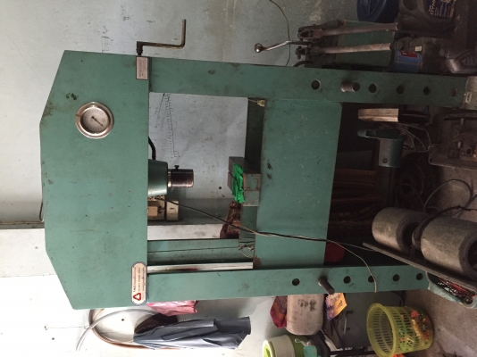 ขายแท่นอัดไฮโดรลิค60ตันยี้ห้อTMCสภาพสวยราคาถูกๆ