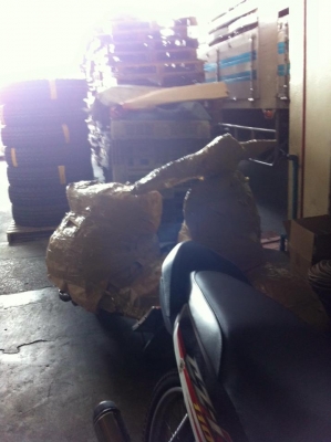 เอเซียเวสป้า---->>จัดส่งรถvespa 64คุณบอย ประจวบ เรียบร้อยครับ