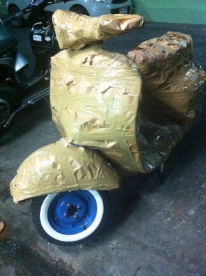 เอเซียเวสป้า---->>จัดส่งรถvespa 64คุณบอย ประจวบ เรียบร้อยครับ