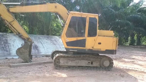 ขายรถแบคโฮ MITSUBISHI MS70-2 ราคา 380000