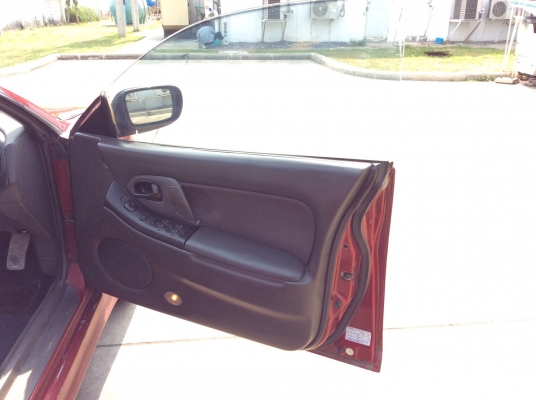 ขายรถ มาสด้า แลนติส ปี95 เครื่อง 1.8 เกียร์ธรรมดา เพาเวอร์ ไฟฟ้าทั้งคัน ภายในสวยๆแอร์เย็นหนาว ตัวถังเดิมๆไม่มีขนสีบางๆทั้งคันสีซีดบางชิ้น แม็ก enkai pro1แท้ ขอบ16&quot; เครื่องแน่นๆช่วงล่างแน่นเงียบกริบ รถขับดีมากครับ รถทรงสปอร์ตหายาก เล่มพร้อมขายถูกครับ