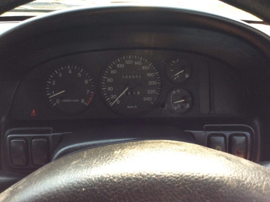 ขายรถ มาสด้า แลนติส ปี95 เครื่อง 1.8 เกียร์ธรรมดา เพาเวอร์ ไฟฟ้าทั้งคัน ภายในสวยๆแอร์เย็นหนาว ตัวถังเดิมๆไม่มีขนสีบางๆทั้งคันสีซีดบางชิ้น แม็ก enkai pro1แท้ ขอบ16&quot; เครื่องแน่นๆช่วงล่างแน่นเงียบกริบ รถขับดีมากครับ รถทรงสปอร์ตหายาก เล่มพร้อมขายถูกครับ