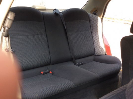 ขายรถ มาสด้า แลนติส ปี95 เครื่อง 1.8 เกียร์ธรรมดา เพาเวอร์ ไฟฟ้าทั้งคัน ภายในสวยๆแอร์เย็นหนาว ตัวถังเดิมๆไม่มีขนสีบางๆทั้งคันสีซีดบางชิ้น แม็ก enkai pro1แท้ ขอบ16&quot; เครื่องแน่นๆช่วงล่างแน่นเงียบกริบ รถขับดีมากครับ รถทรงสปอร์ตหายาก เล่มพร้อมขายถูกครับ