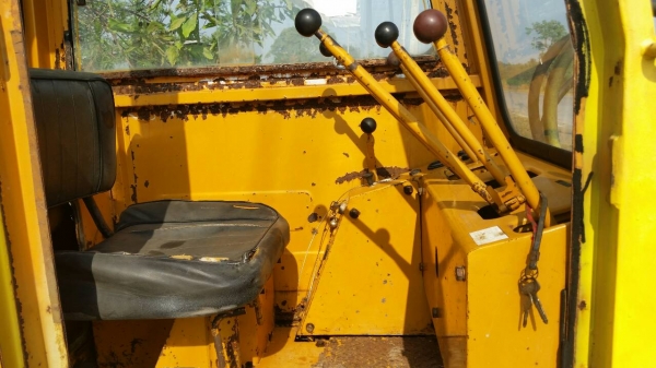 ขายด่วนรถเเม็คโคร KOMATSU PC30-1 รถนอกนำเข้ายังไม่เคยใช้งานเมืองไทยเลย