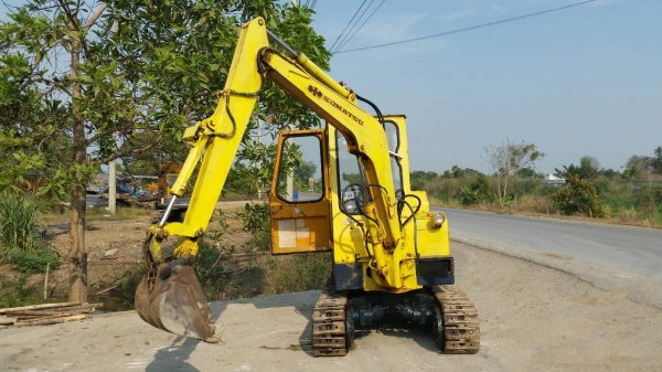 ขายด่วนรถเเม็คโคร KOMATSU PC30-1 รถนอกนำเข้ายังไม่เคยใช้งานเมืองไทยเลย