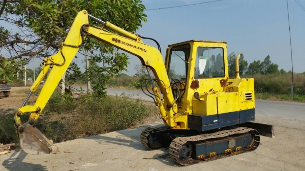 ขายด่วนรถเเม็คโคร KOMATSU PC30-1 รถนอกนำเข้ายังไม่เคยใช้งานเมืองไทยเลย