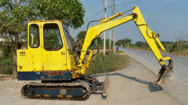 ขายด่วนรถเเม็คโคร KOMATSU PC30-1 รถนอกนำเข้ายังไม่เคยใช้งานเมืองไทยเลย