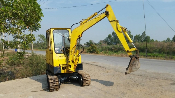 ขายด่วนรถเเม็คโคร KOMATSU PC30-1 รถนอกนำเข้ายังไม่เคยใช้งานเมืองไทยเลย