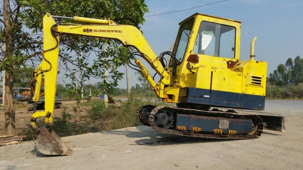ขายด่วนรถเเม็คโคร KOMATSU PC30-1 รถนอกนำเข้ายังไม่เคยใช้งานเมืองไทยเลย