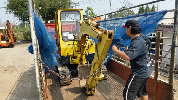 ขายด่วนรถเเม็คโคร KOMATSU PC30-1 รถนอกนำเข้ายังไม่เคยใช้งานเมืองไทยเลย