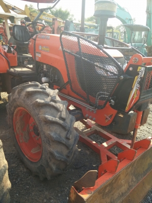 แทรกเตอร์ KUBOTA M108S รุ่นใหญ่บิ๊ก สภาพดีๆ ปรับสภาพให้พร้อมใช้งาน มีรับประกันจากสยามคูโบต้า ดาวน์ 130,000 บาท