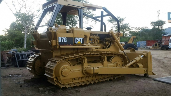 แท็กเตอร์ยี่ห้อ CAT  รุ่น D7G  เครืองไดเร็ก เกียร์ทอร์ค  ทะเบียนพร้อม
