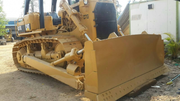 แท็กเตอร์ยี่ห้อ CAT  รุ่น D7G  เครืองไดเร็ก เกียร์ทอร์ค  ทะเบียนพร้อม