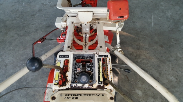 รถเกี่ยวข้าวดินตาม แบบมัด w - 6 รถเกี่ยวข้าวดินตาม แบบมัด w - 6