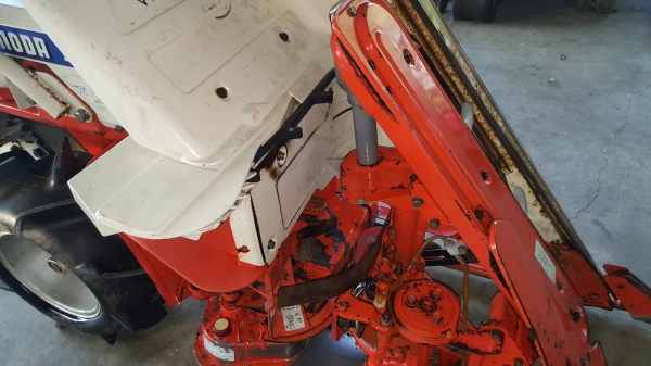 รถเกี่ยวข้าวดินตาม แบบมัด w - 6 รถเกี่ยวข้าวดินตาม แบบมัด w - 6