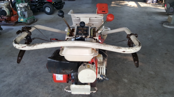 รถเกี่ยวข้าวดินตาม แบบมัด w - 6 รถเกี่ยวข้าวดินตาม แบบมัด w - 6