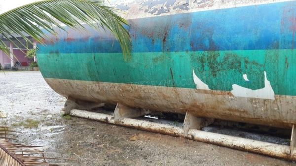 ถังน้ำมัน ขนาด 20,000 ลิตร  เป็นถังเหล็กหนา