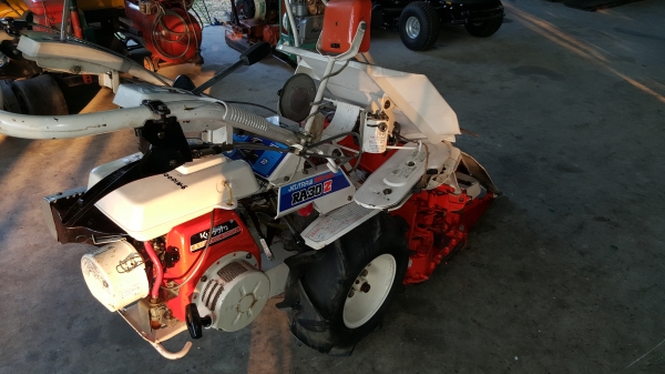 รถเกี่ยวข้าวดินตาม แบบมัด