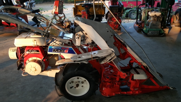 รถเกี่ยวข้าวดินตาม แบบมัด