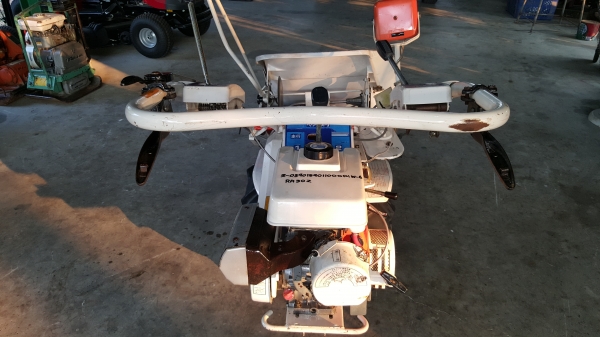 รถเกี่ยวข้าวดินตาม แบบมัด