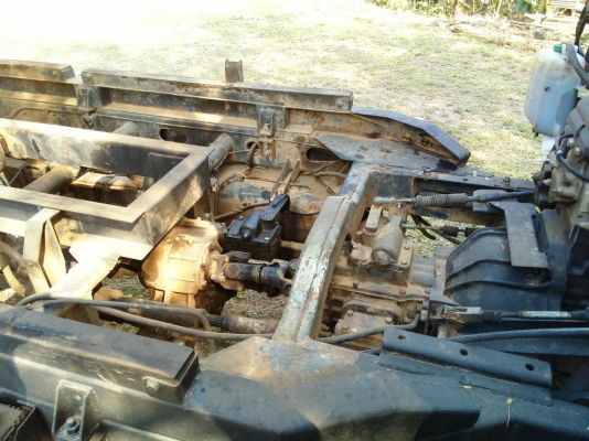 รถบรรทุกดั้ม 4 ล้อ 4WD